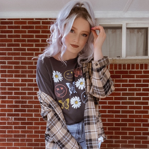 Oversized Graphic Tee - Picture 4 of 7